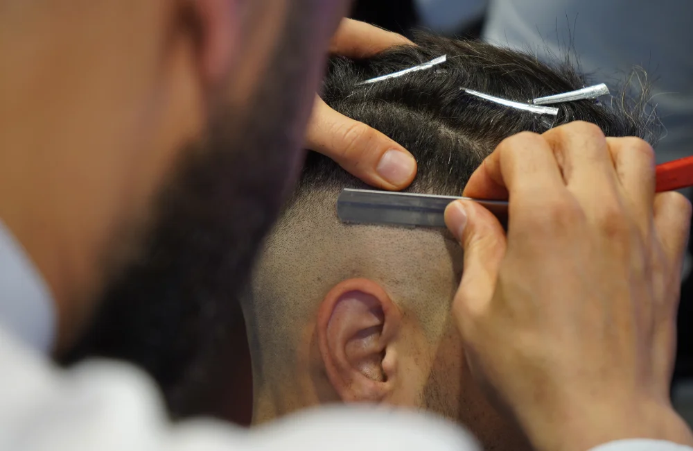 ทรงอันเดอร์คัต (Undercut)