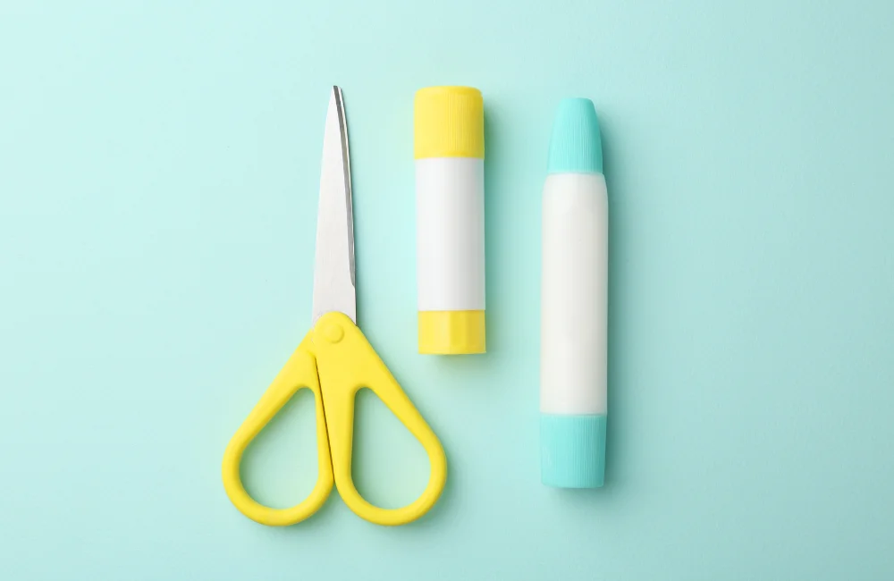 กรรไกร กาว